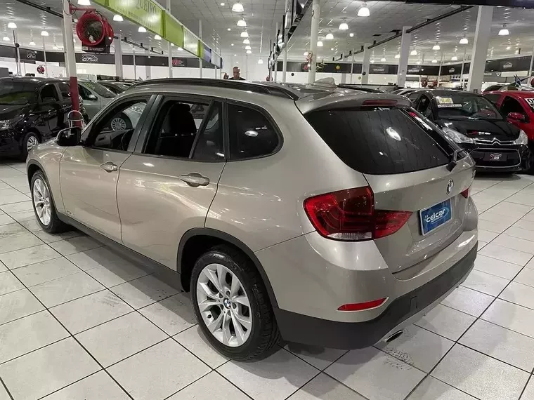 BMW X1 Prata 8