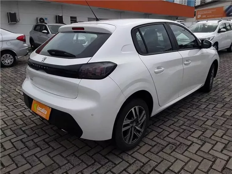 Peugeot 208 Branco 7