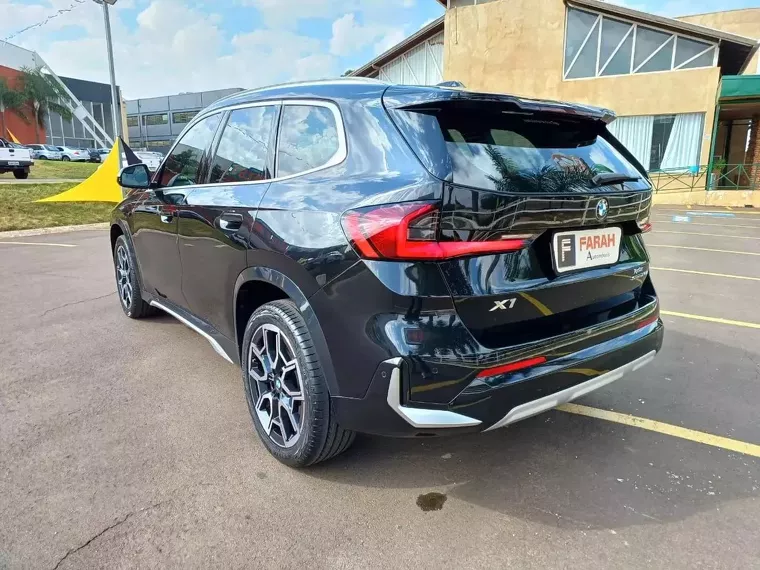 BMW X1 Preto 10