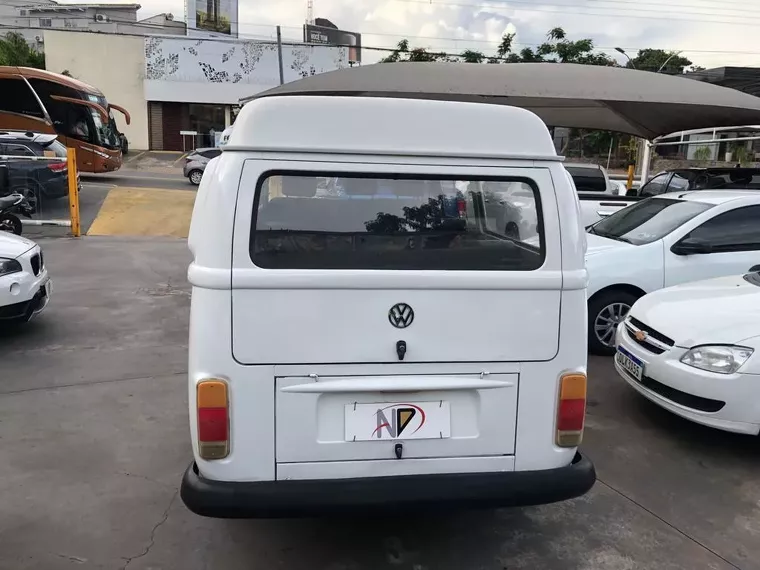 Volkswagen Kombi Branco 16