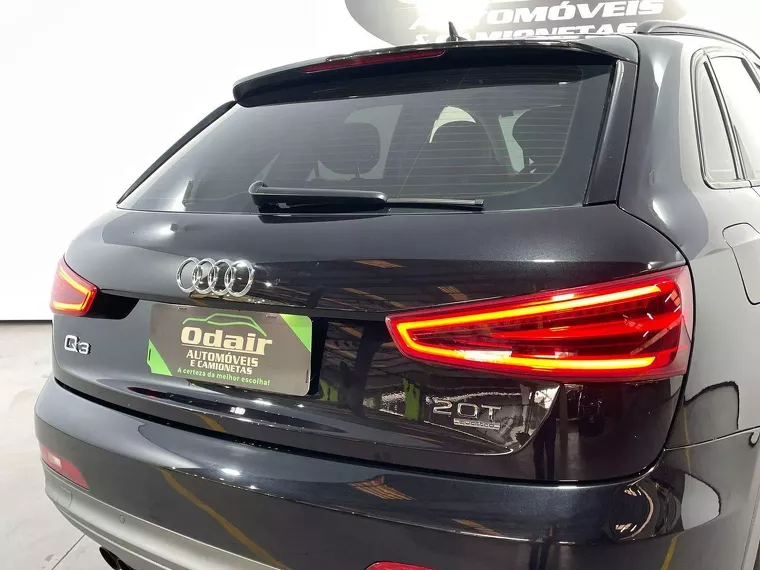 Audi Q3 Preto 15