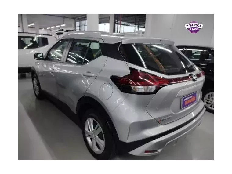 Nissan Kicks Prata 7