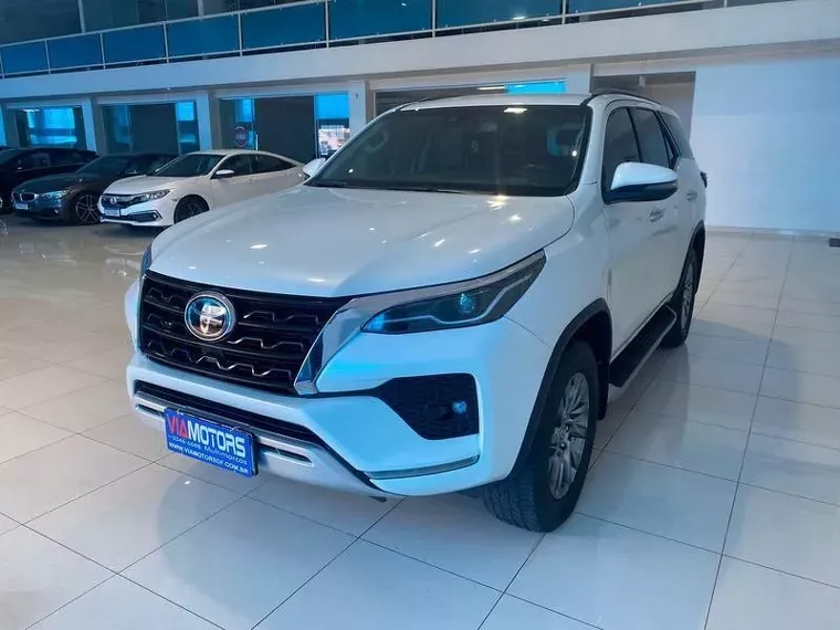 Toyota Hilux SW4 Branco 3