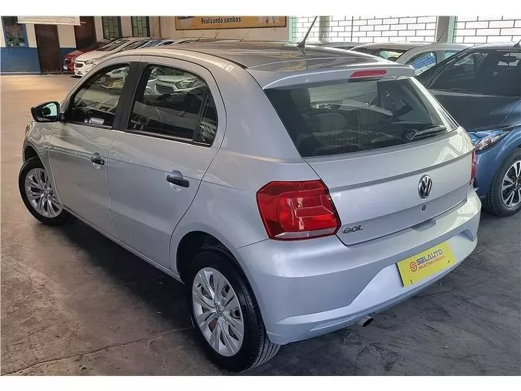 Volkswagen Gol Prata 6