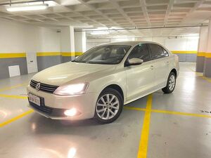 Volkswagen Jetta 2.0 Comfortline Prata 2012
