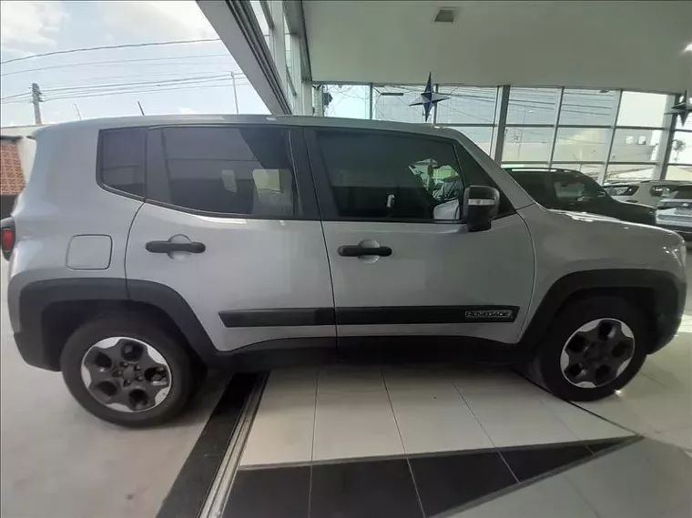 Jeep Renegade Prata 13