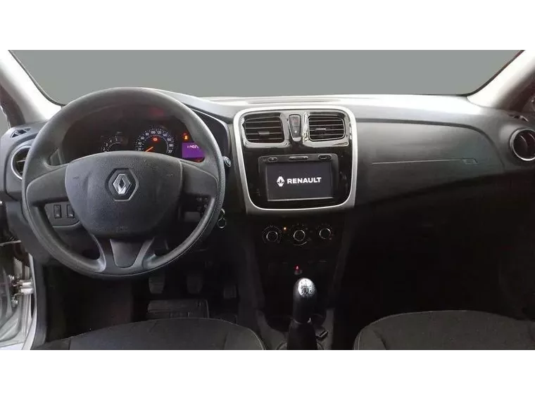 Renault Sandero Prata 13