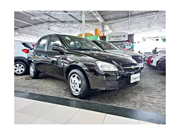 Chevrolet Classic Preto 5