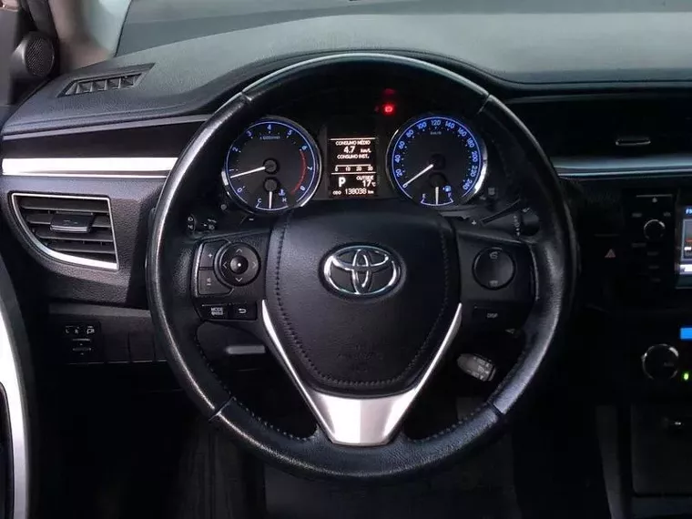 Toyota Corolla Branco 12