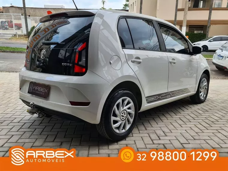 Volkswagen UP Branco 16