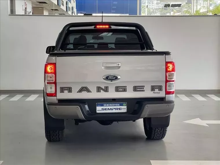 Ford Ranger Prata 13