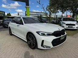 BMW 320i