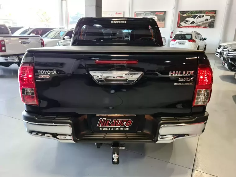 Toyota Hilux Preto 2