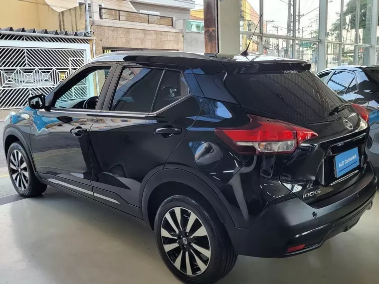 Nissan Kicks Preto 12