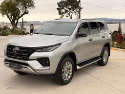 Toyota Hilux SW4