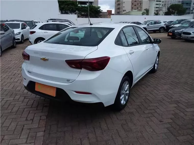 Chevrolet Onix Branco 7