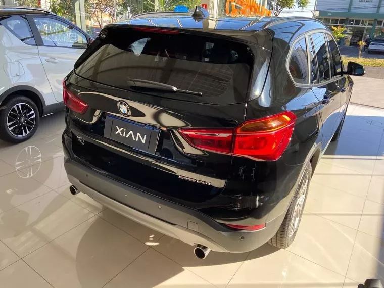 BMW X1 Preto 2