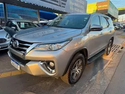 Toyota Hilux SW4