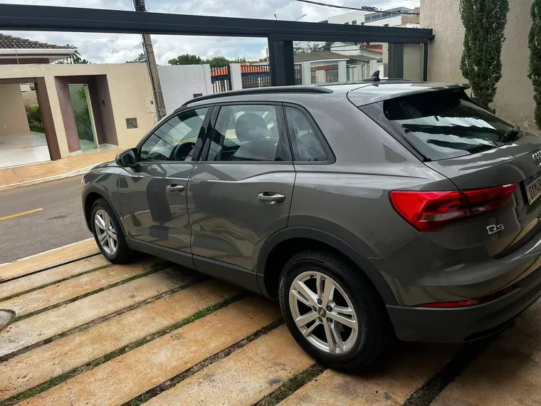 Audi Q3 Cinza 3