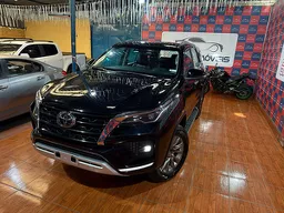 Toyota Hilux SW4