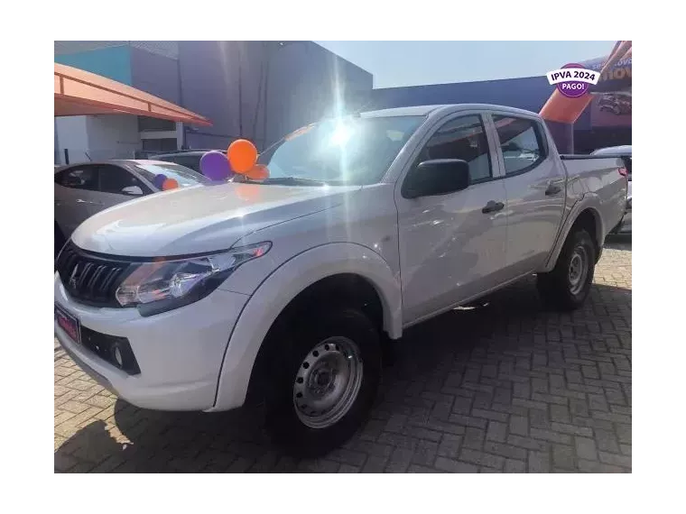 Mitsubishi L200 Branco 1