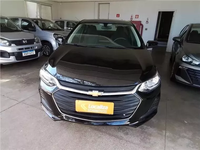 Chevrolet Onix Preto 1