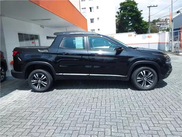 Fiat Toro Preto 5