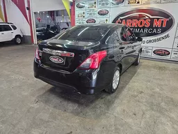 Nissan Versa