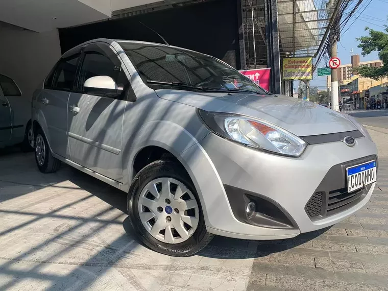 Ford Fiesta Prata 3