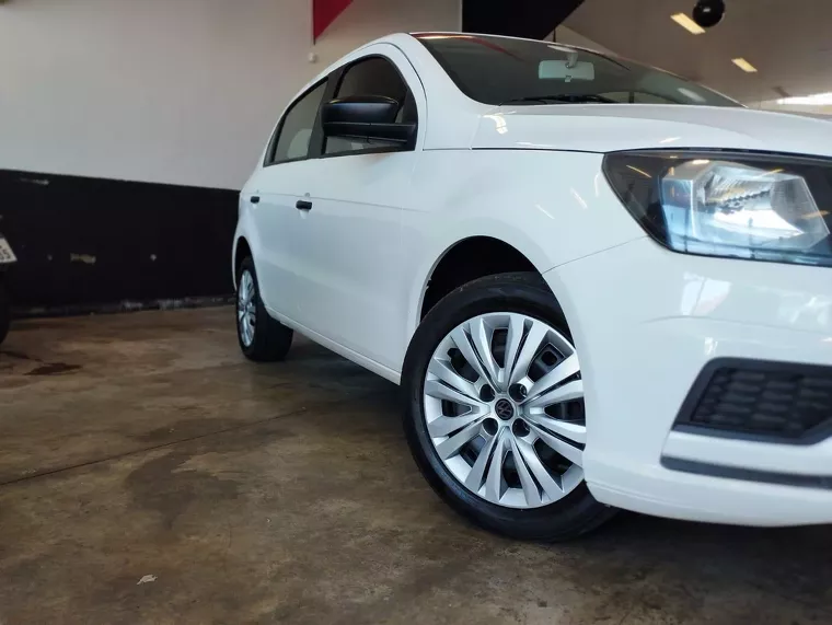 Volkswagen Gol Branco 5