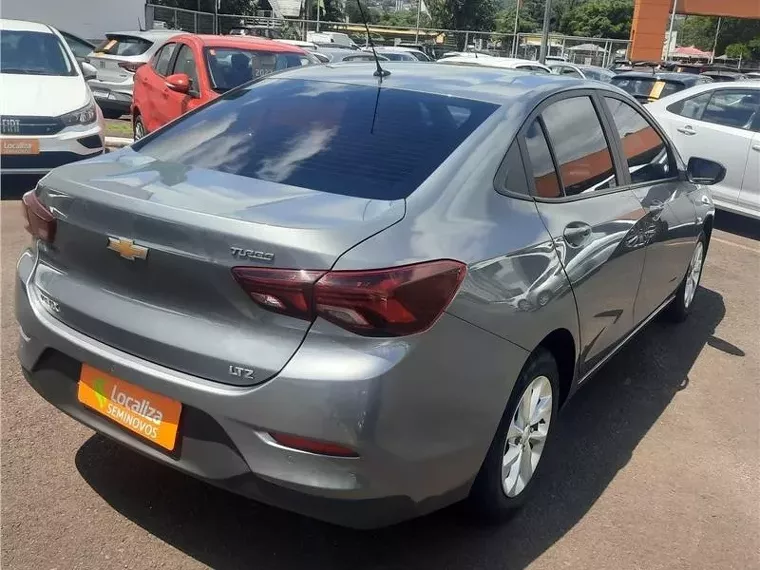 Chevrolet Onix Cinza 11