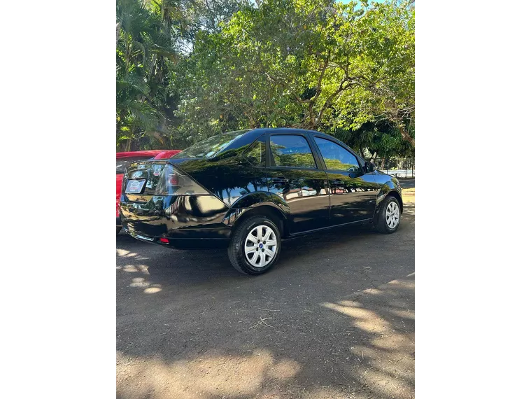 Ford Fiesta Preto 2