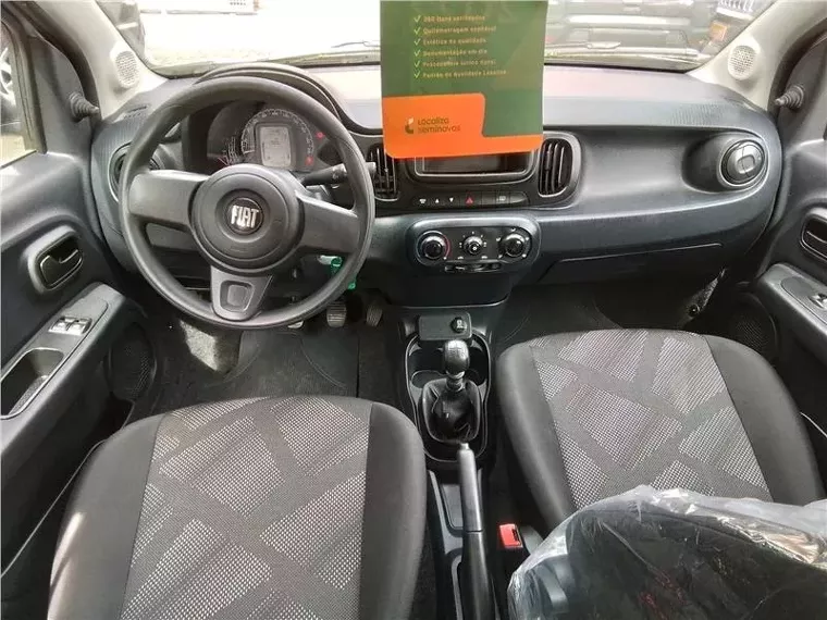 Fiat Mobi Prata 4