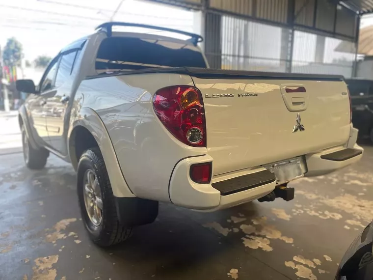 Mitsubishi L200 Triton Branco 5