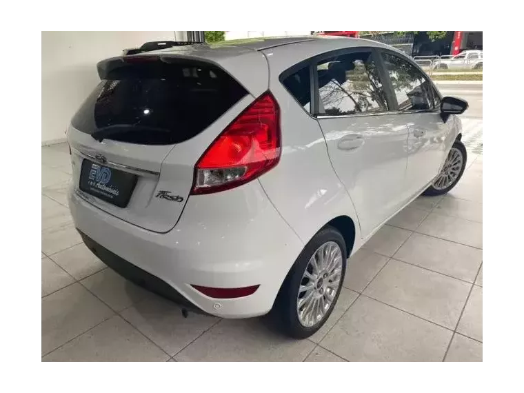 Ford Fiesta Branco 5