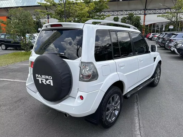 Mitsubishi Pajero TR4 Branco 14