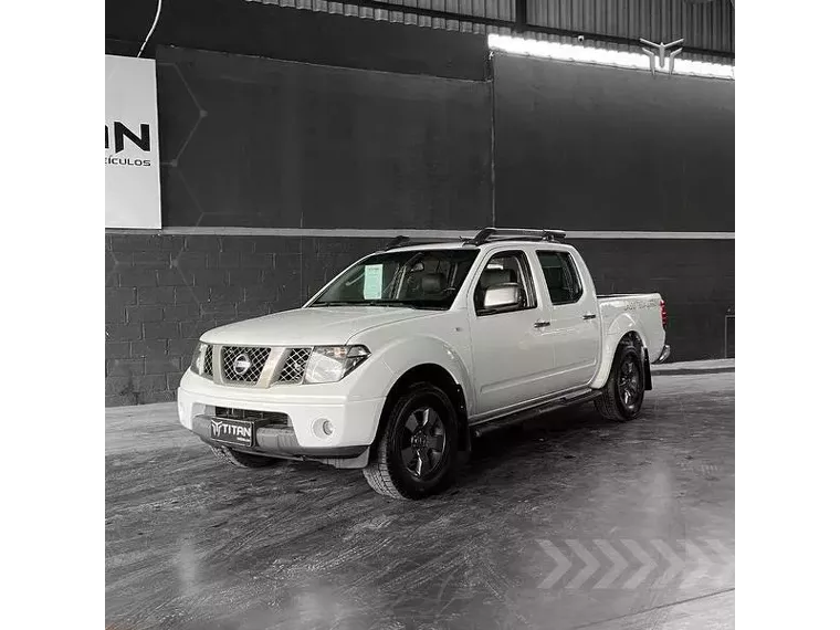 Nissan Frontier Branco 4