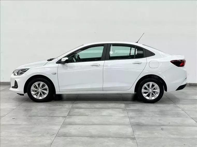 Chevrolet Onix Branco 5