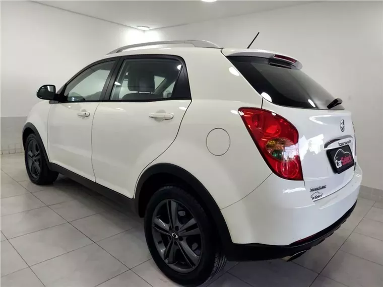 Ssangyong Korando Branco 6