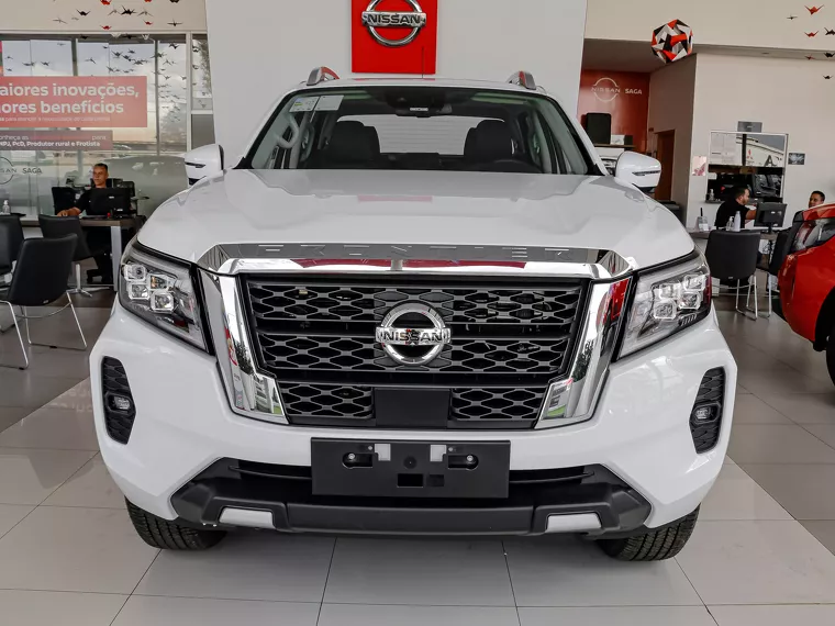 Nissan Frontier Branco 5