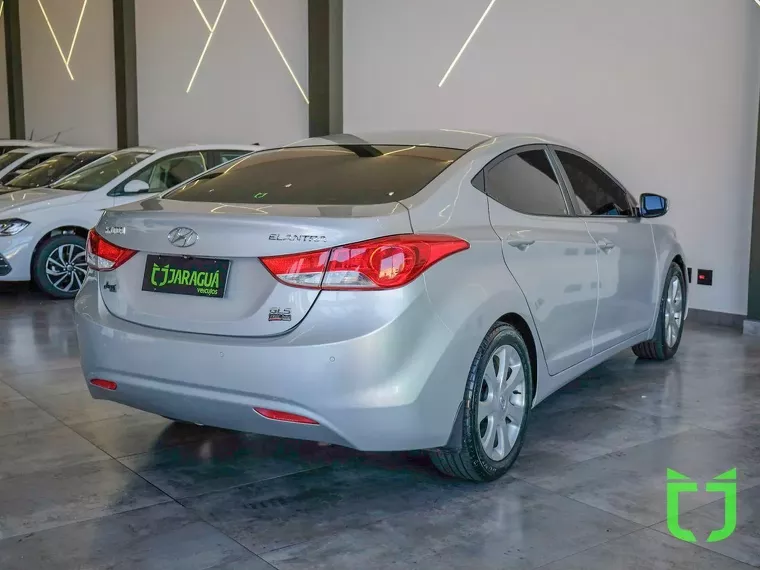 Hyundai Elantra Branco 12