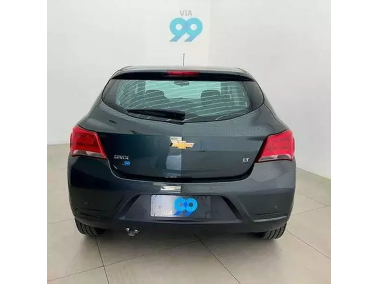 Chevrolet Onix Cinza 7