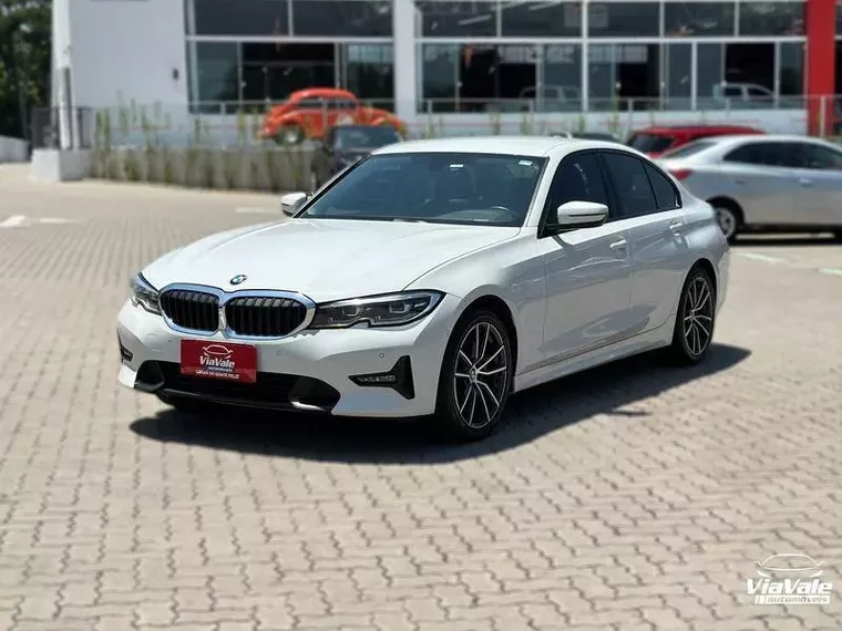 BMW 320i Branco 14