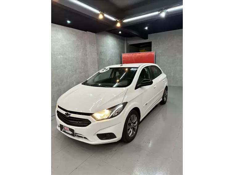 Chevrolet Onix Branco 3