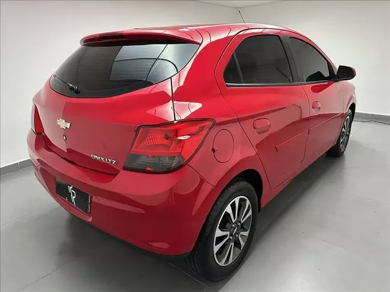 Chevrolet Onix Vermelho 14