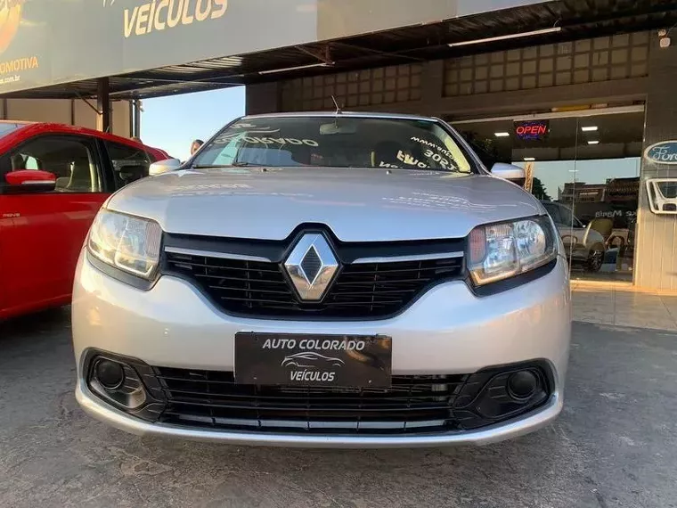 Renault Logan Prata 6