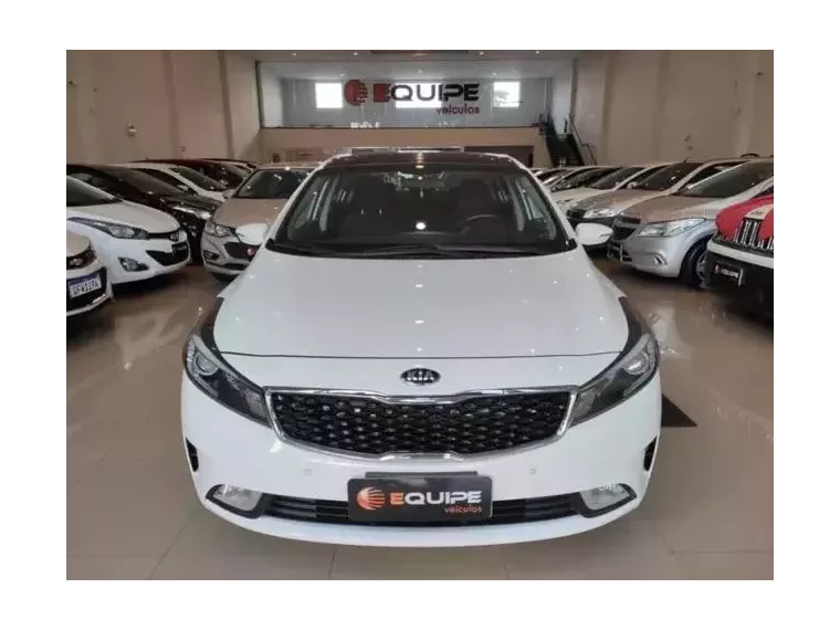 KIA Cerato Branco 4