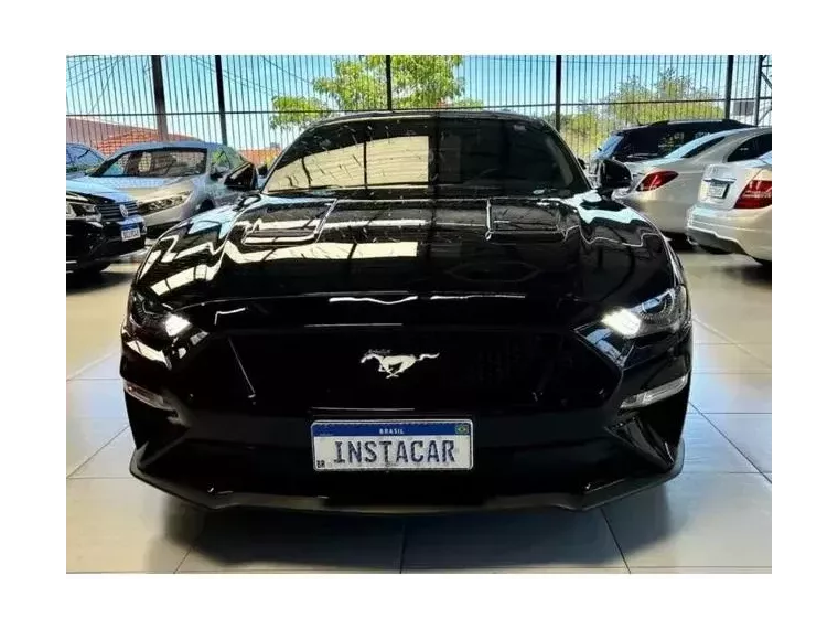 Ford Mustang Preto 7