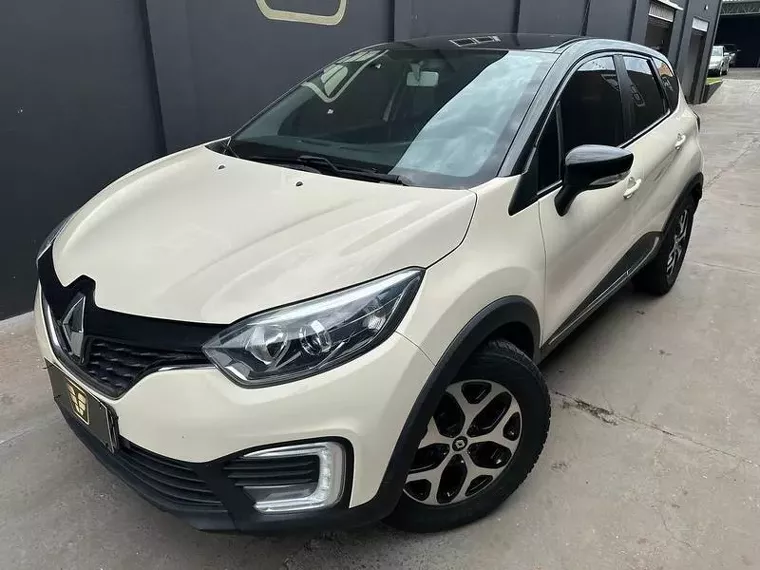 Renault Captur Bege 4