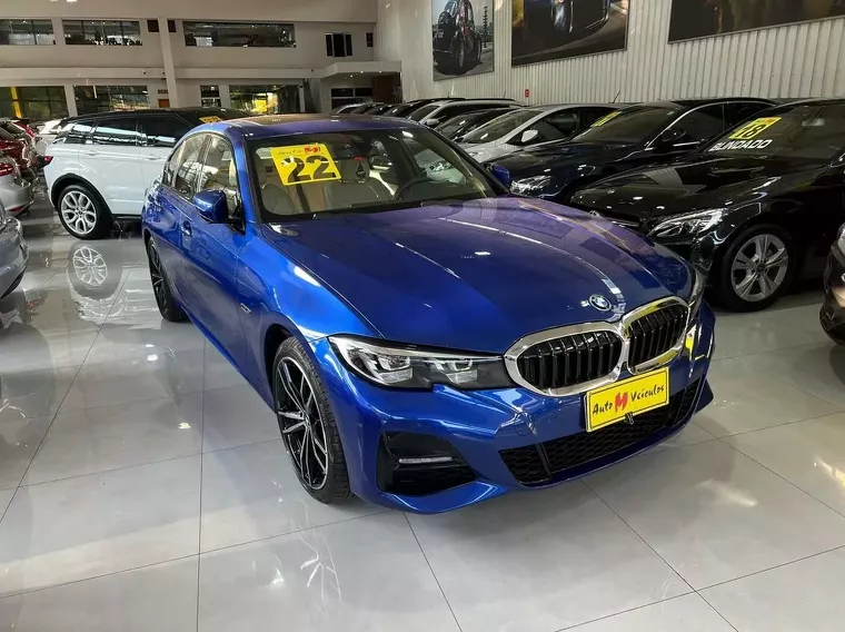 BMW 330e Azul 17